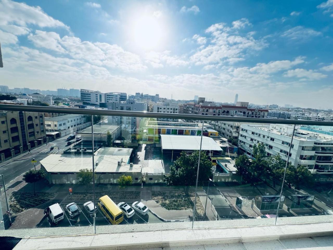 迪拜Moon Backpackers Burjman Exit 2, Family Partitions, Loft Partitions,公寓 外观 照片